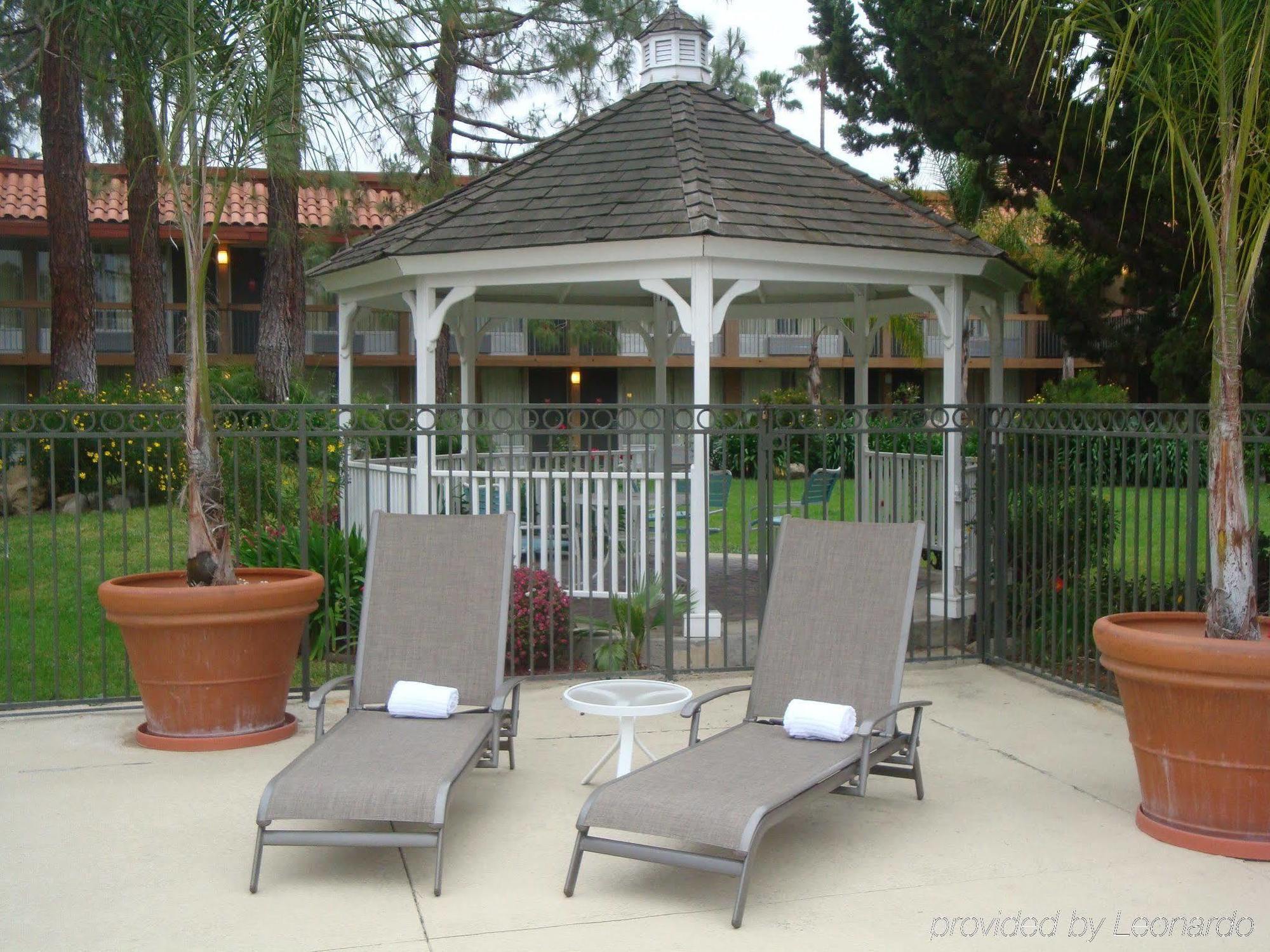 Palm Garden Hotel Thousand Oaks Facilidades foto